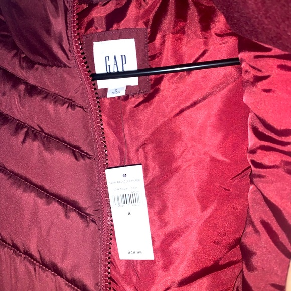 NEW Gap Vest -Small (maroon) - Picture 2 of 3